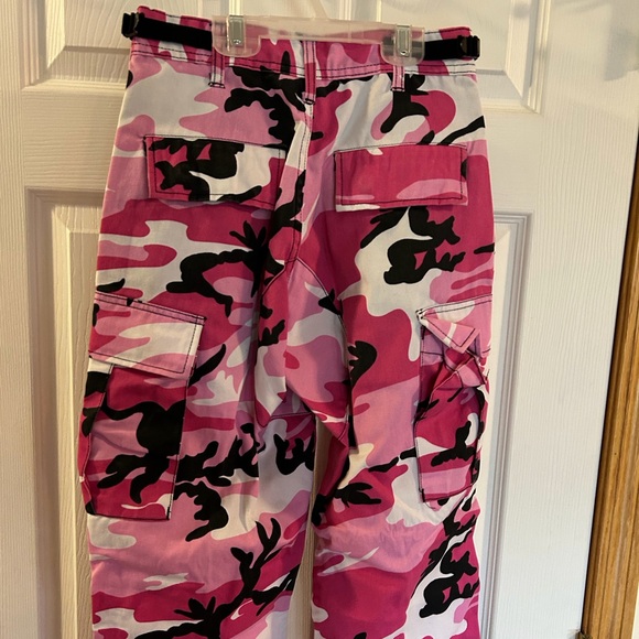 Simons pink camo pants - Picture 2 of 3